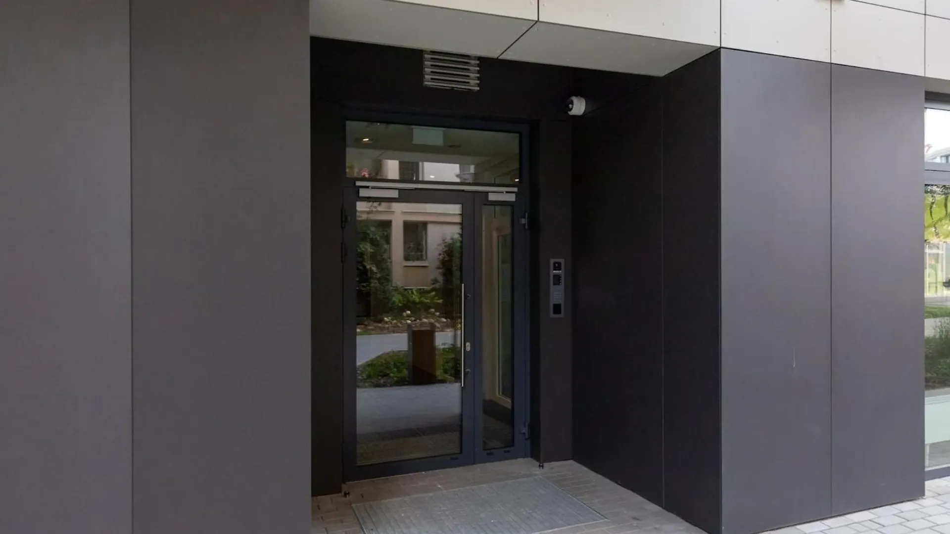 Aleja Solidarnosci 60B II By Noclegi Renters Warsaw